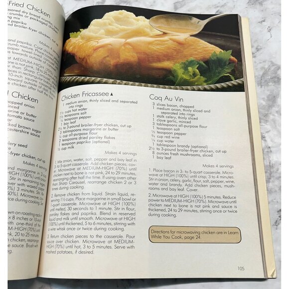 Vintage Sharp Carousel Microwave Cookbook 1981 Recipe Book Paperback - Picture 6 of 9